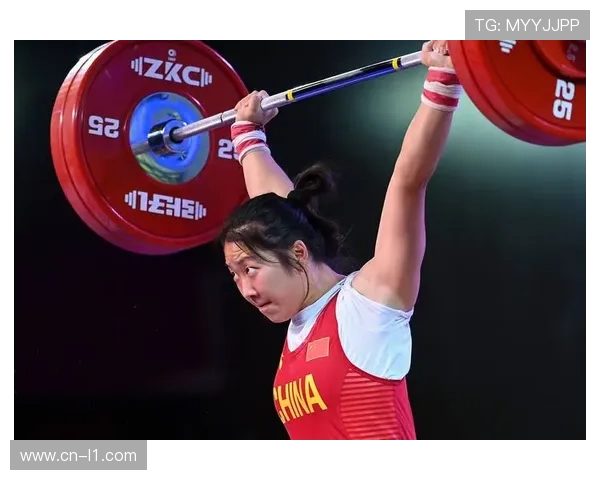 开化姑娘储海丽勇夺全国举重冠军赛女子64公斤级抓举、挺举及总成绩三冠